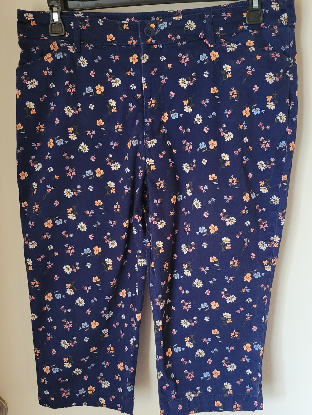 Navy Floral Women's Capri Pants